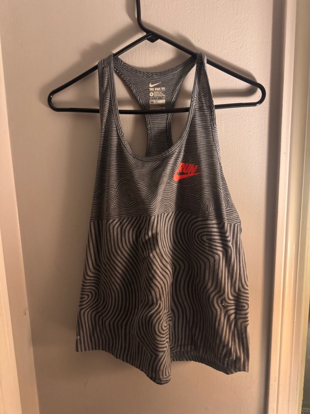 Nike Grey & Black Wave-Pattern Racerback Tank with Red RUN Logo - Picture 1 of 4